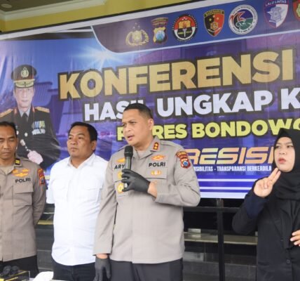 Polres Bondowoso Ungkap Curanmor Tersangka Pelaku dan Penadah Diamankan img 20260123 wa0003