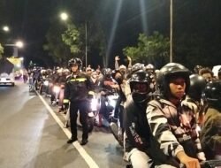 Tembok Penyekatan Polsek Tarokan: Pisahkan Dua Arus Perguruan Silat dalam Skenario Pengamanan Ketat