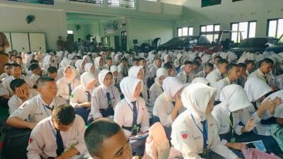 Polsek Jetis Polres Mojokerto Kota Hadir di MPLS: Menanamkan Kesadaran Safety Riding, Bahaya NAPZA, dan Stop Bullying